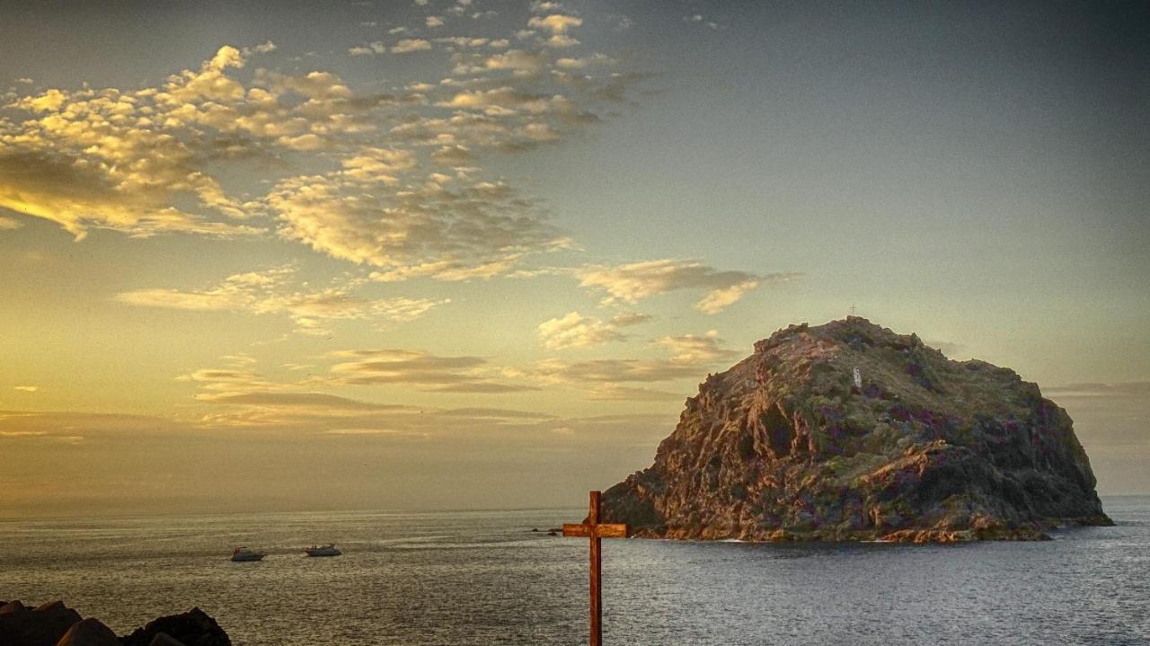 Modern Sea Front In Garachico 1 *